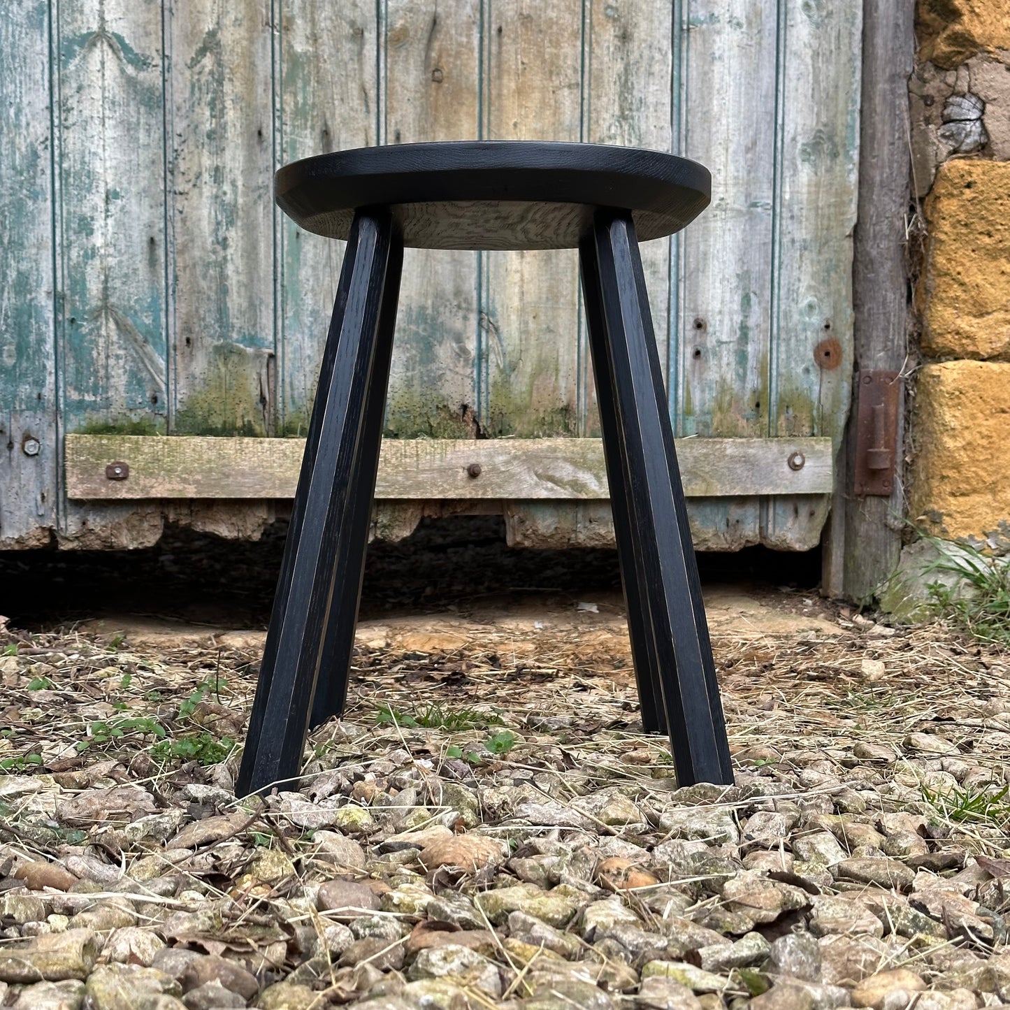 Oak Round Stool - black